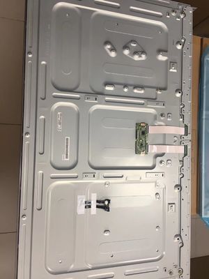 Bom preço. 55 polegadas 3840*2160 pixels High Resolution LCD Monitor com 500cd/m2 Brilho para exibições profissionais on-line